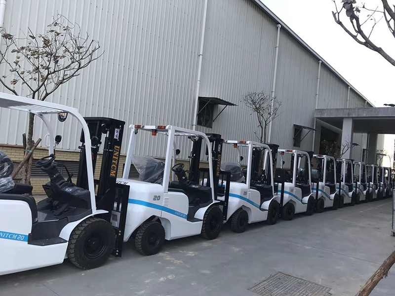 2.5-ton Electric forklifts