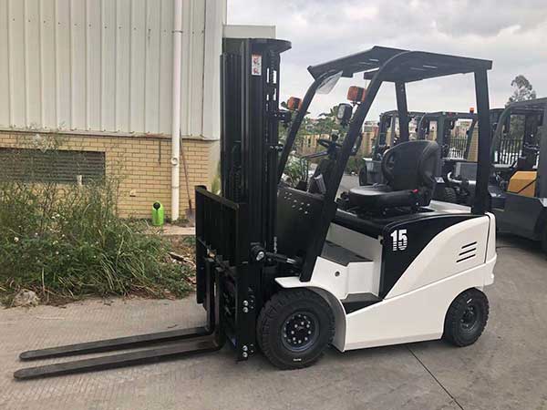 electric forklifts