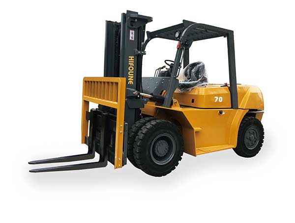 What problems should be paid attention to in forklift operation