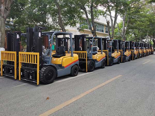 What components are important factors in diesel forklifts