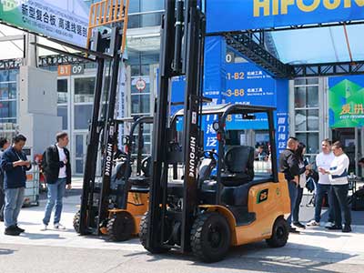 What are the advantages of HIFOUNE lithium battery forklift?