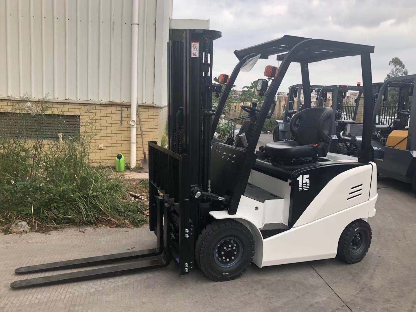 Advantages of Electric Forklift Trucks