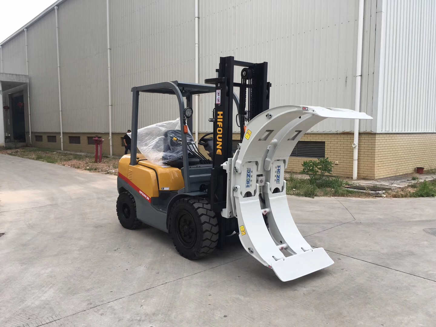 Changes and reforms in paper roll handling equipment